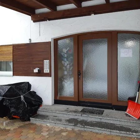 アパート Panoramablick Seefeld